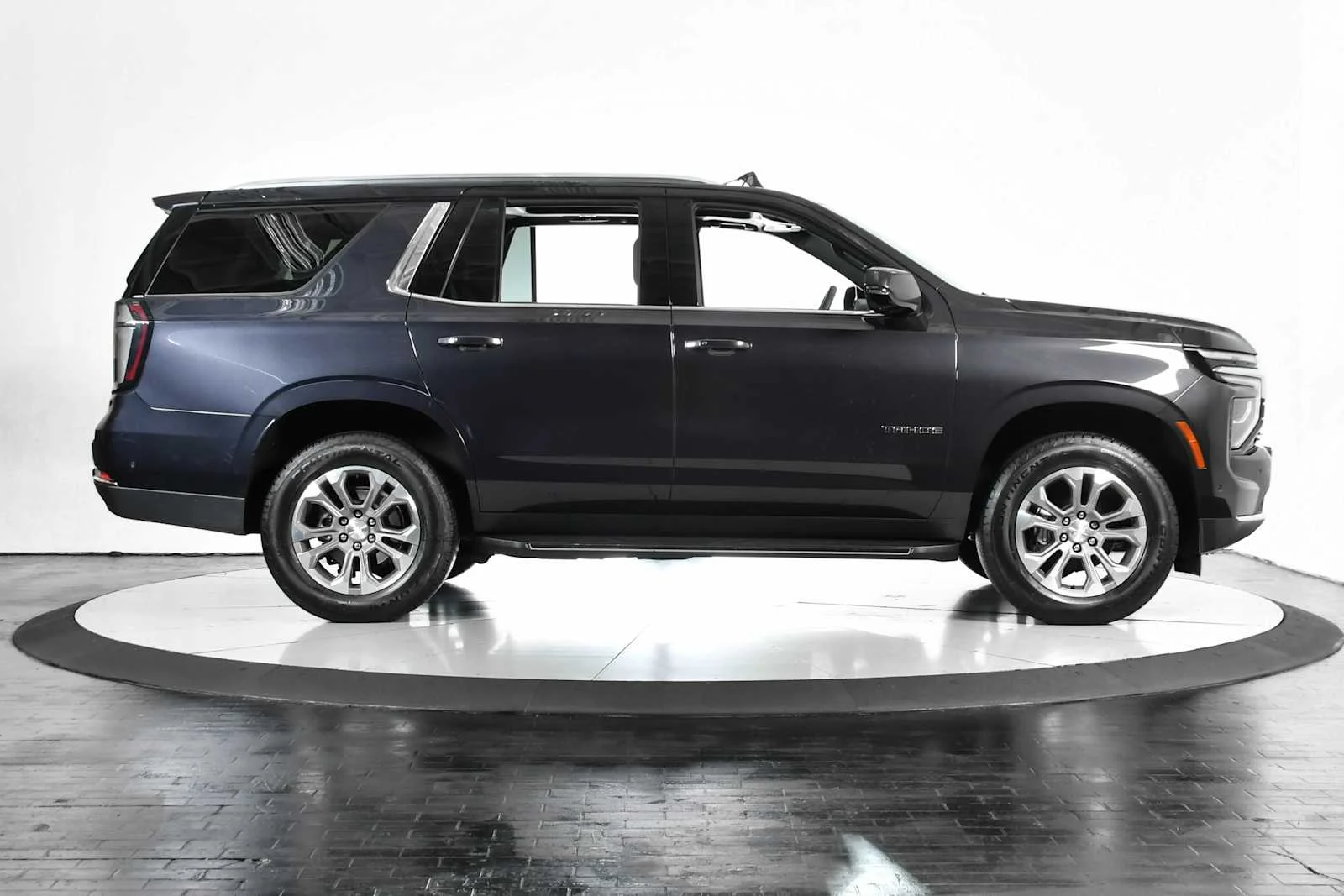 Used 2025 Dark Ash Metallic Chevrolet LT image 7