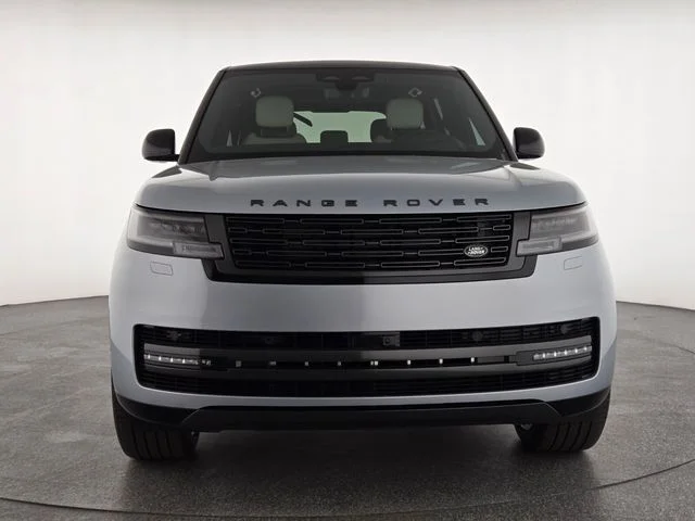 New 2026 Ionian Silver in Gloss finish Land Rover SE image 8