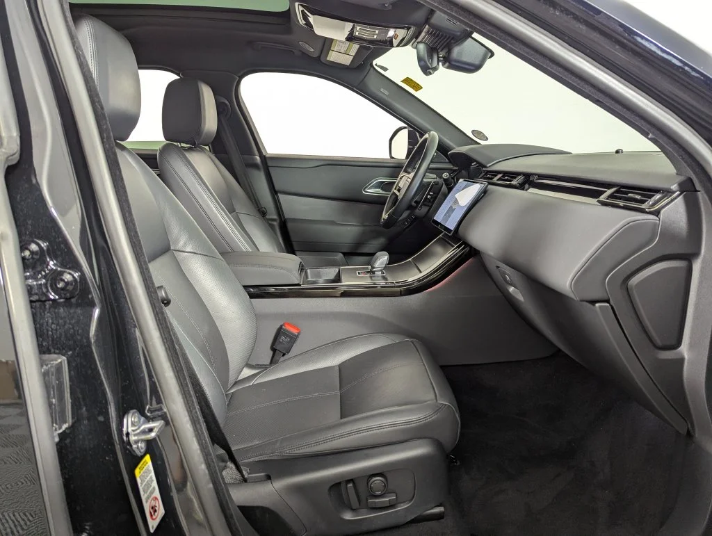 Certified Used 2025 Black Land Rover Dynamic SE image 34