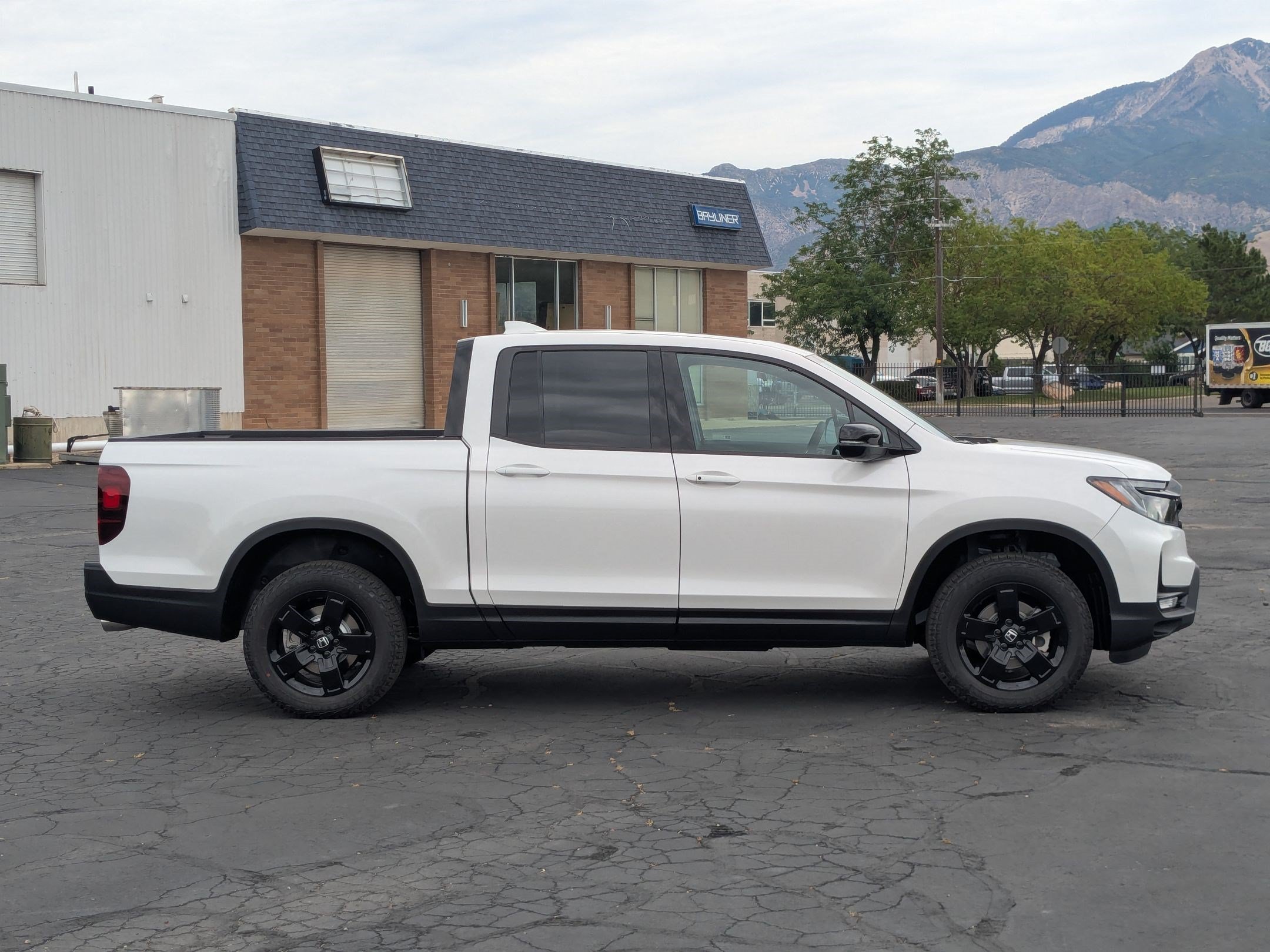 New 2026 Platinum White Pearl Honda Black Edition image 2