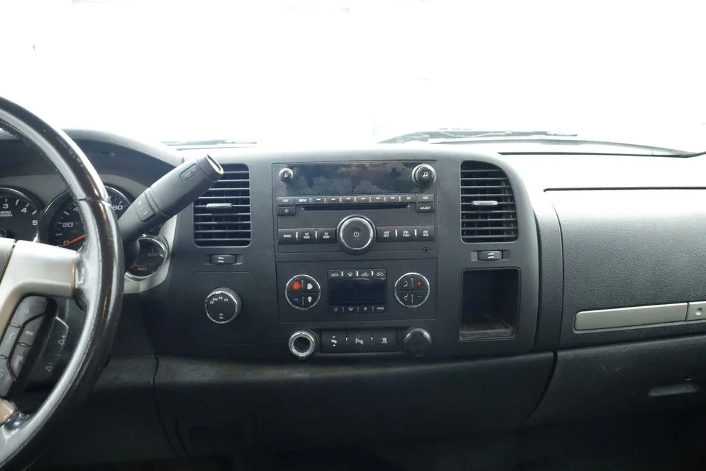 Used 2011 Black GMC SLE image 22