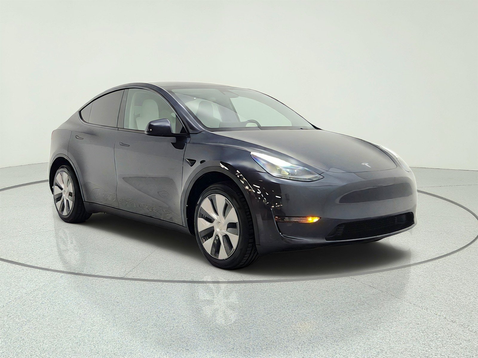 Used 2024 Stealth Grey Tesla Long Range image 3