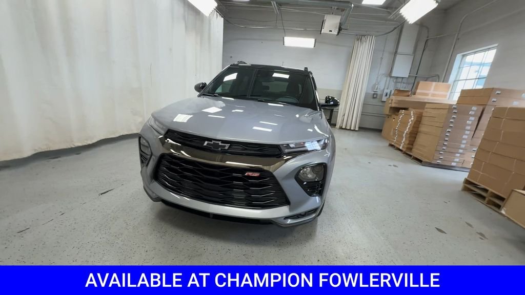 Used 2023 Gray Chevrolet RS image 3