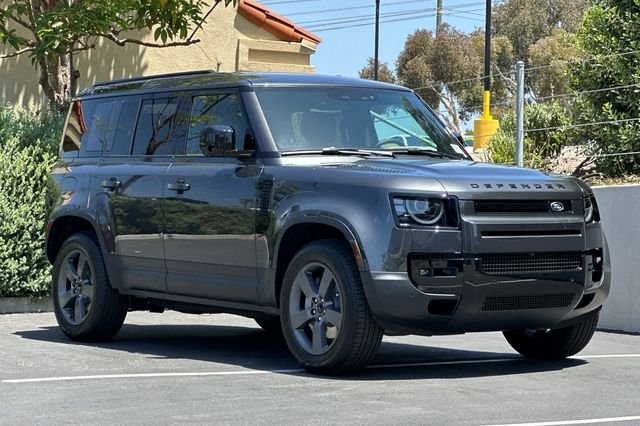 New 2026 Carpathian Grey Land Rover S image 7