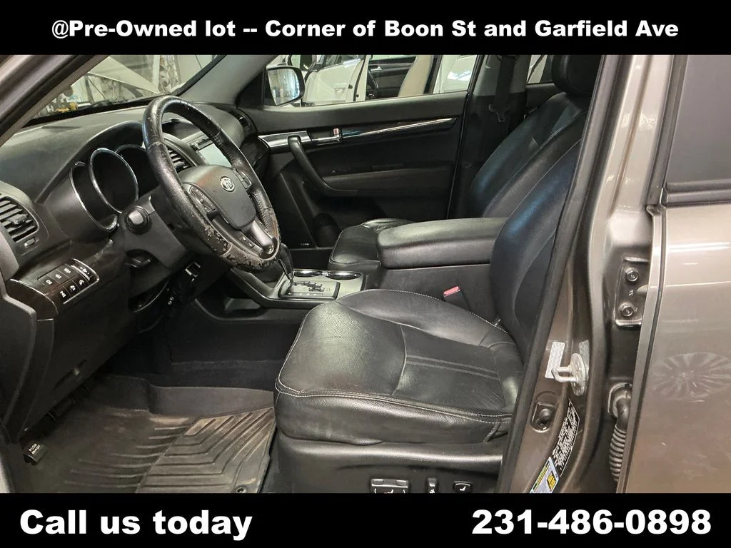Used 2011 Silver Kia EX image 14