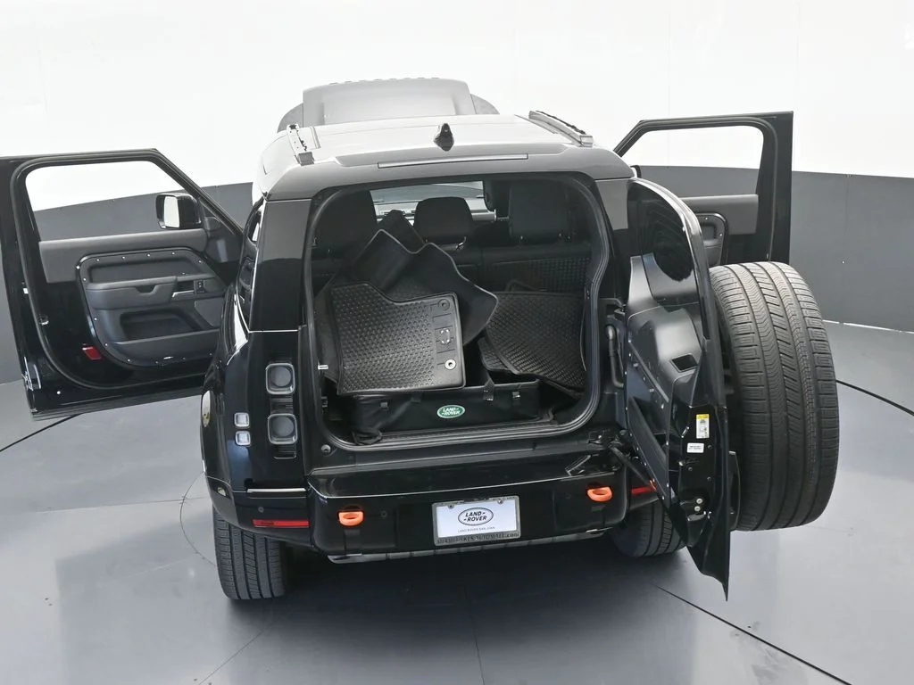 Used 2023 Black Land Rover X image 67