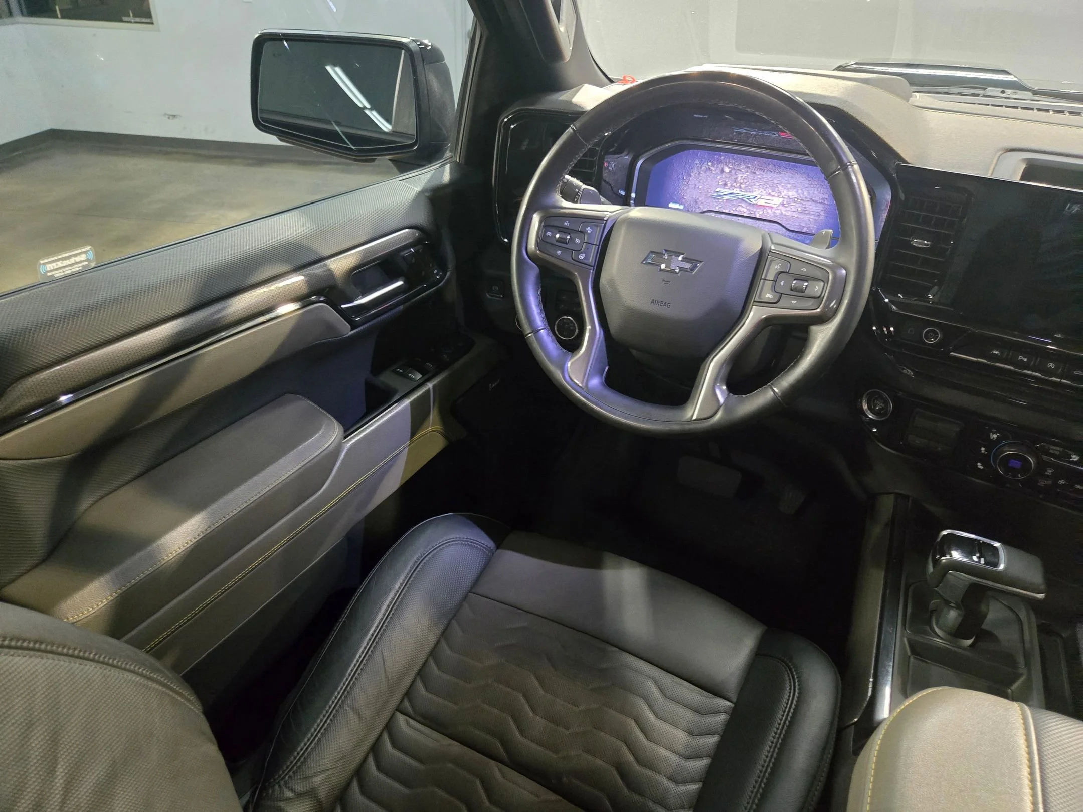 2024 Chevrolet Silverado 1500 ZR2 - Photo 9