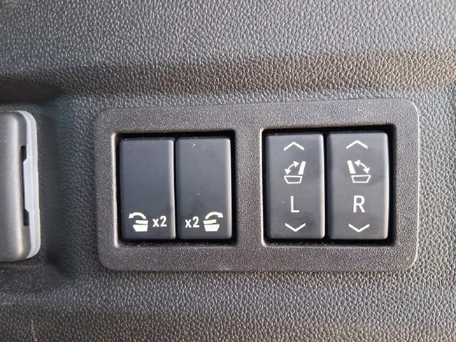 Used 2025 Silver GMC AT4 image 7