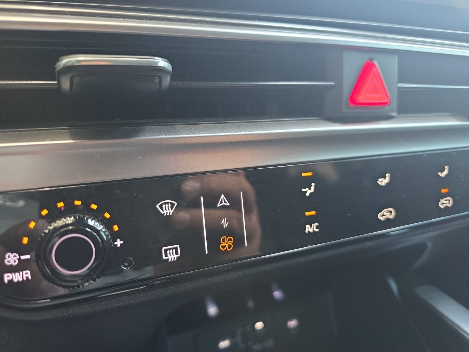 Certified Used 2025 Ebony Black Kia LX image 15