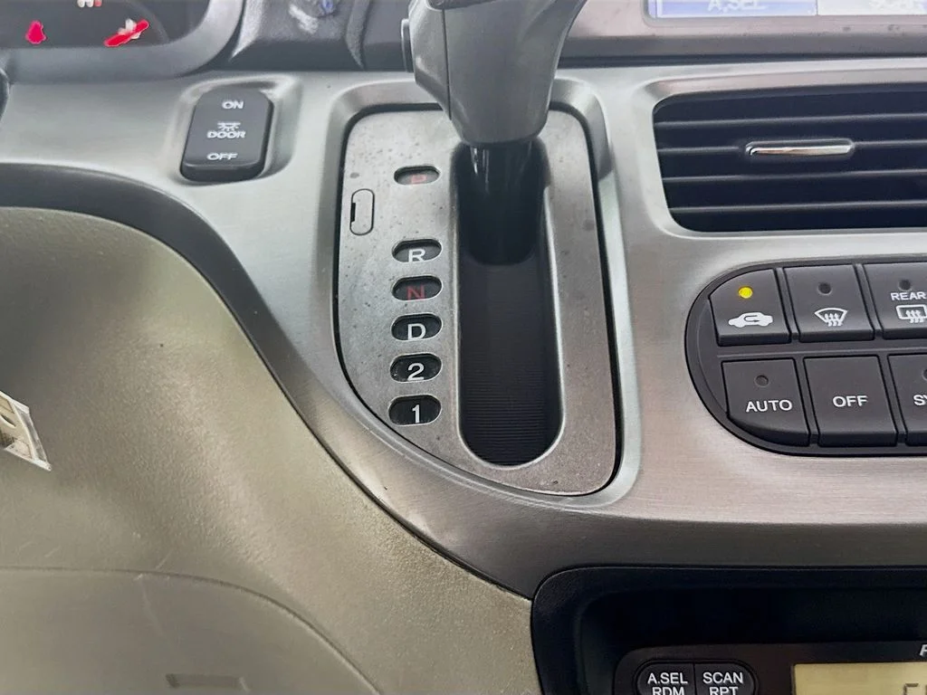 Used 2007 Nimbus Gray Metallic Honda Touring image 19