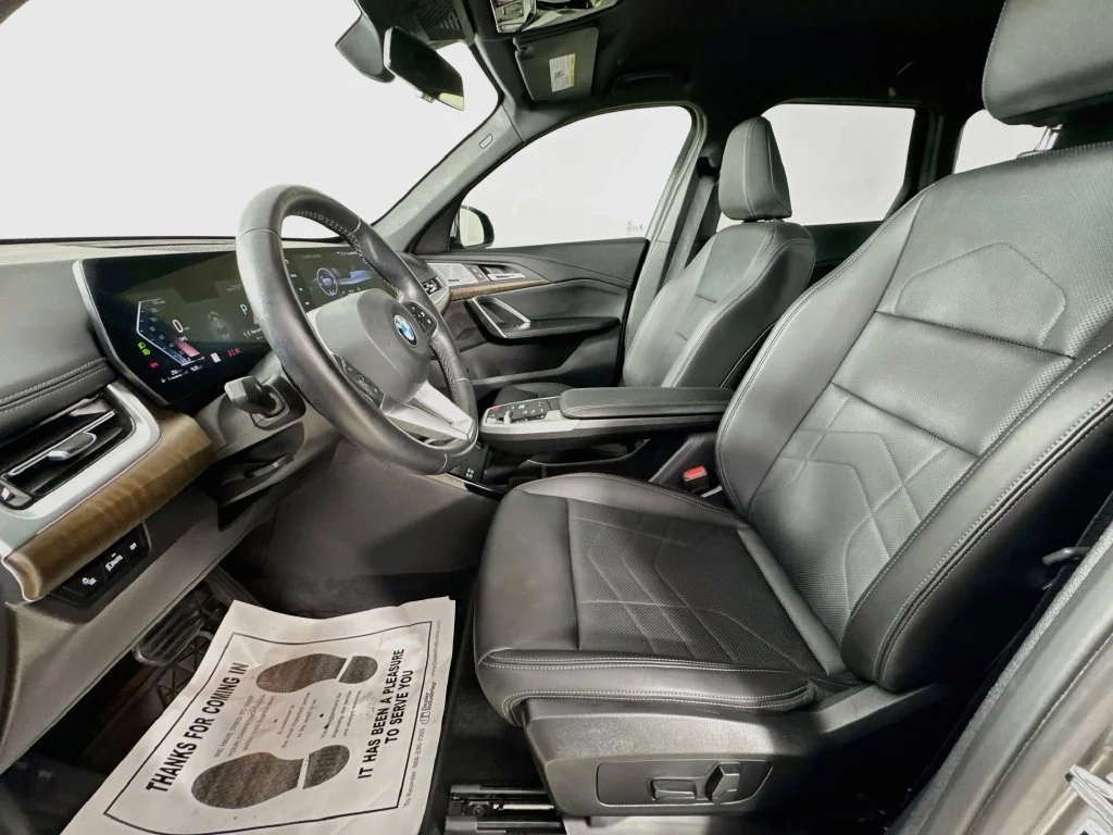 Used 2024 Silver BMW xDrive28i image 24