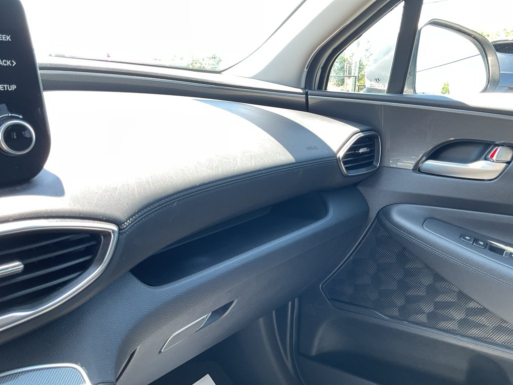 Used 2022 Shimmering Silver Hyundai SE image 33