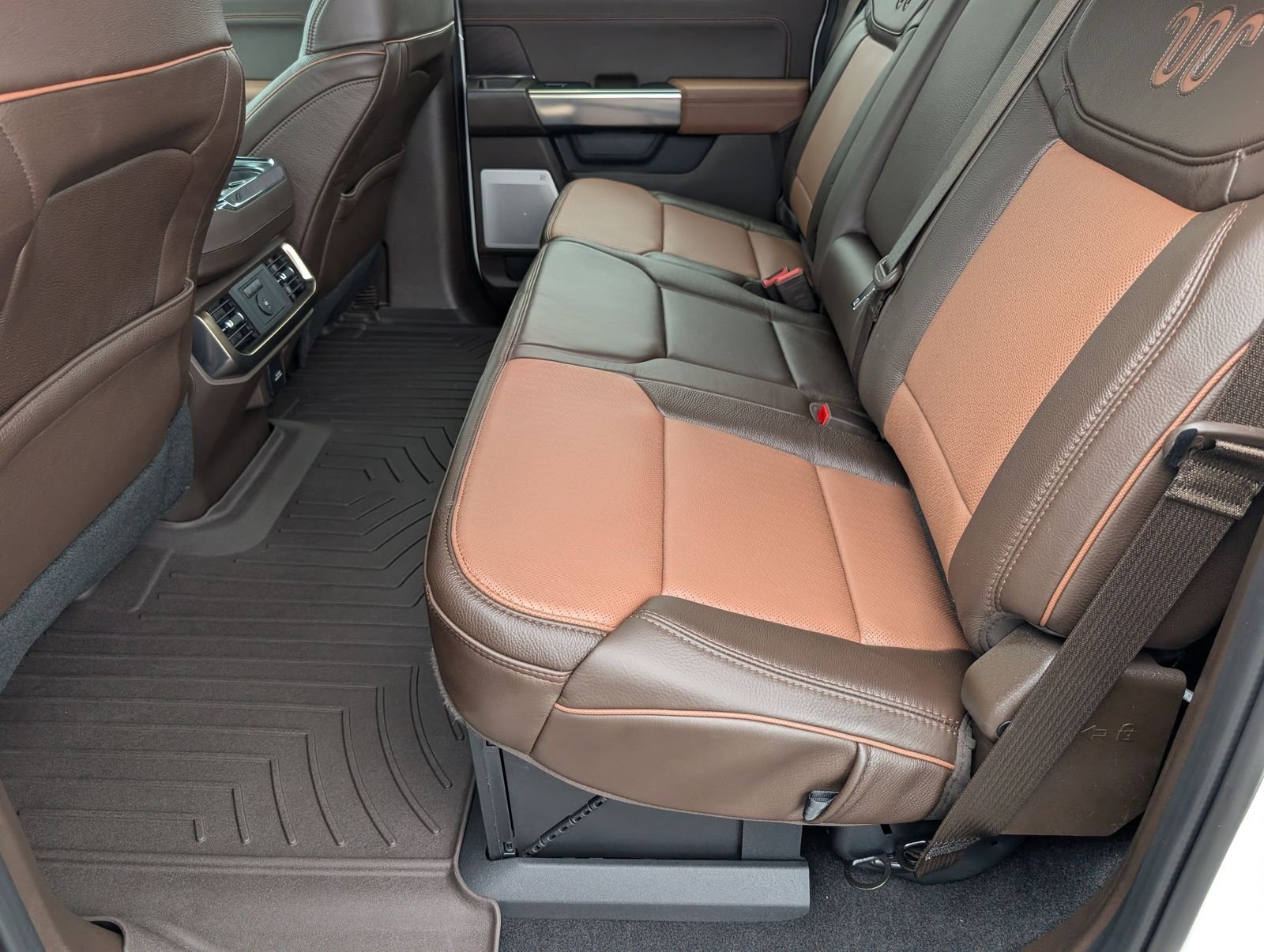 New 2026 Star White Metallic Tri-Coat Ford King Ranch image 34