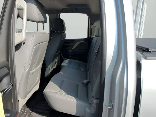 Used 2015 Silver GMC SLT image 35