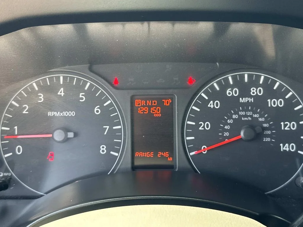 Used 2019 White Nissan S image 23
