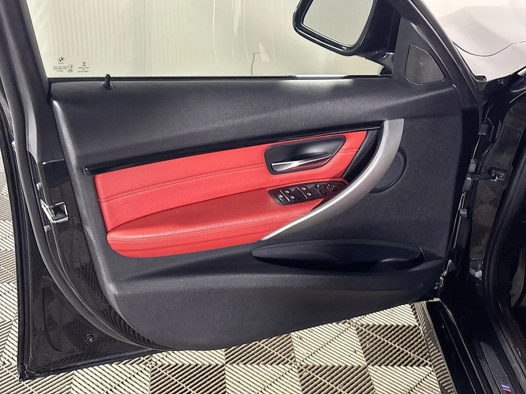 Used 2016 Black BMW 328i image 10