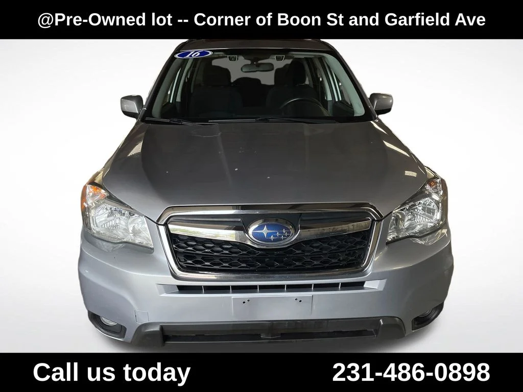 Used 2016 Silver Subaru 2.5i Premium image 8