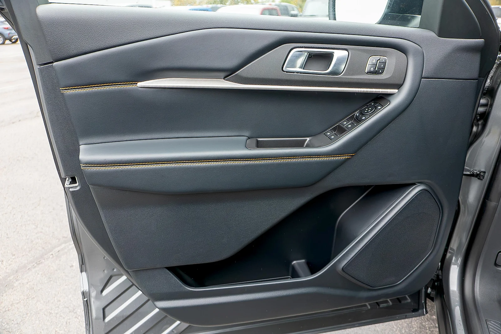 New 2027 Carbonized Gray Metallic Ford Tremor® image 12