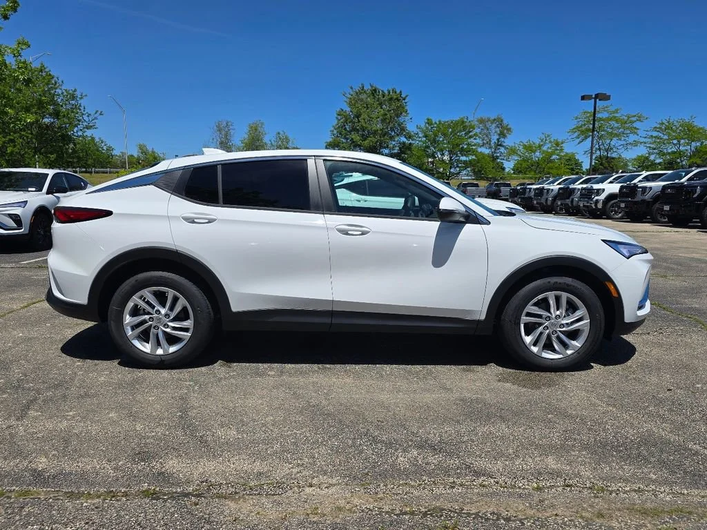 New 2026 Summit White Buick Preferred image 10