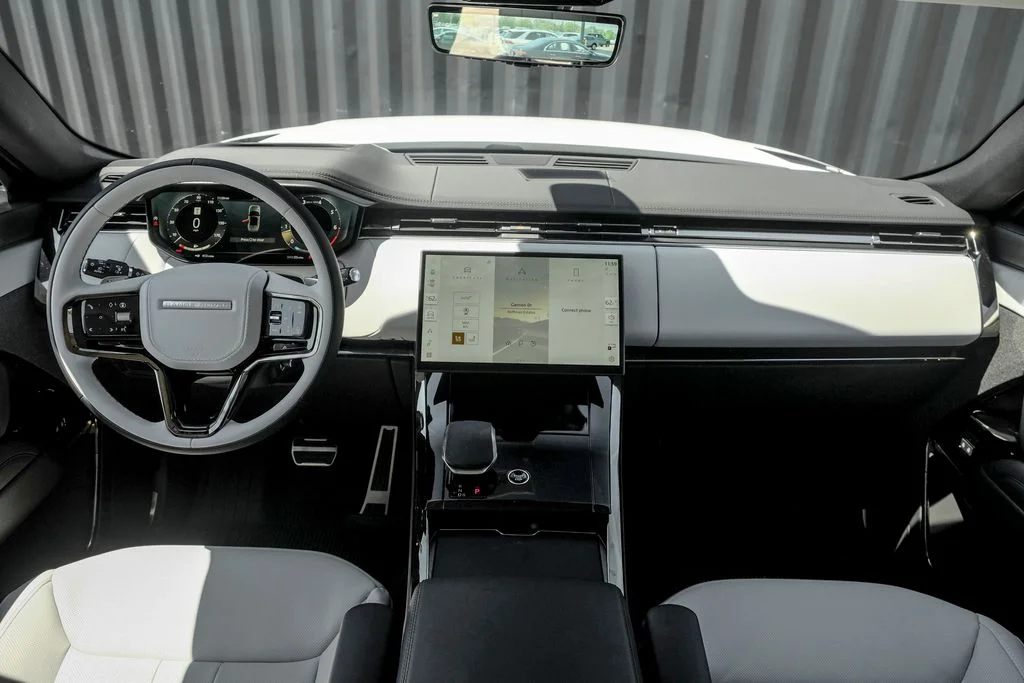 New 2026 Fuji White Land Rover Dynamic SE image 21