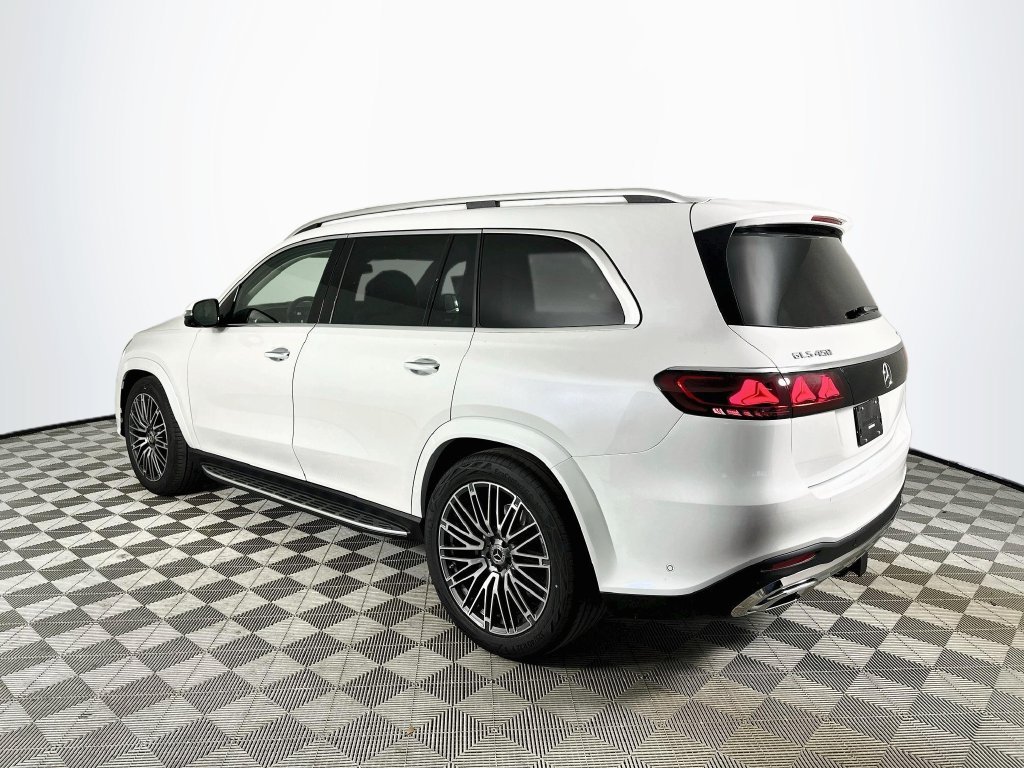 New 2027 MANUFAKTUR Moonlight White Metallic Mercedes-Benz GLS 450 image 5
