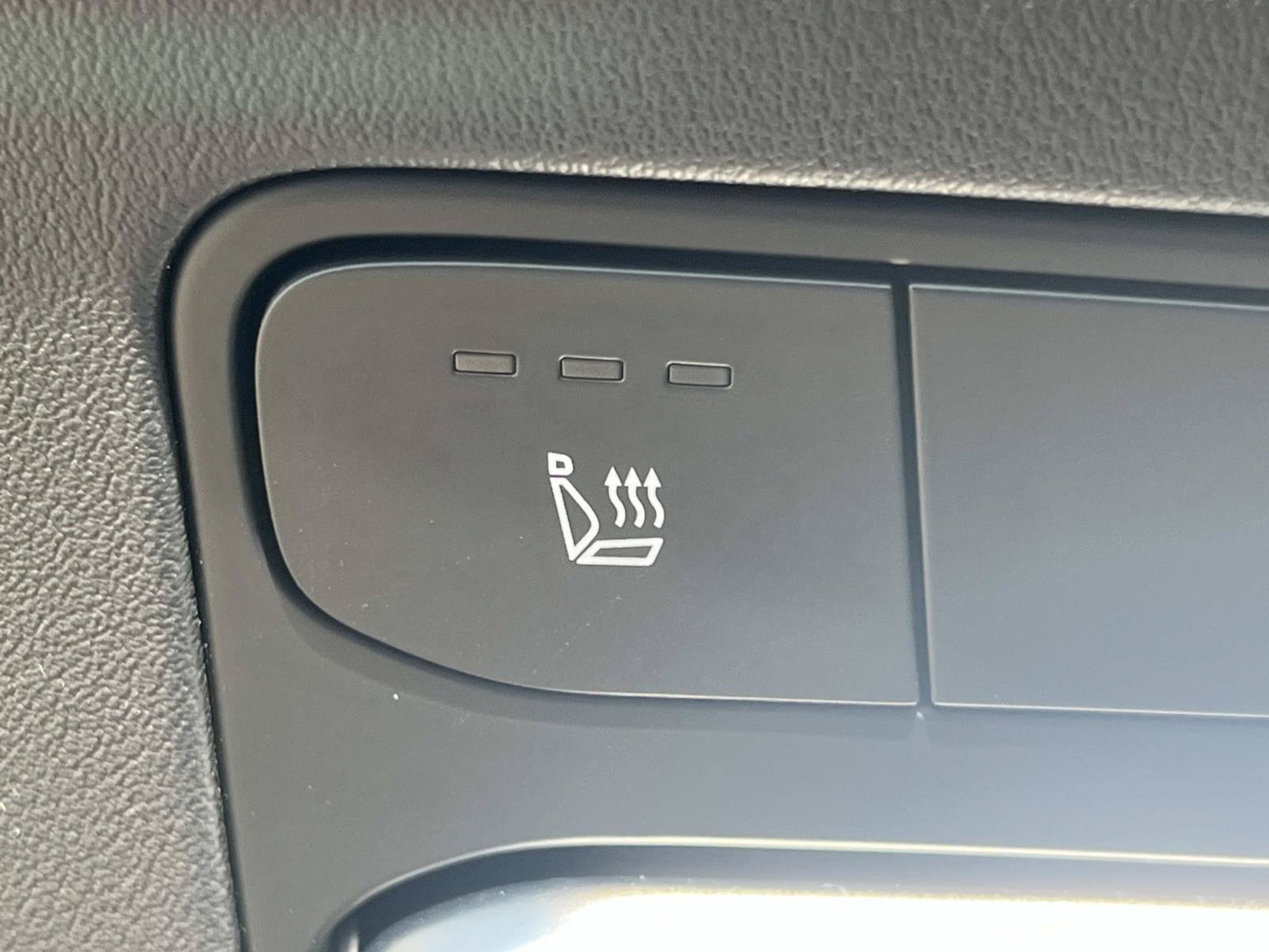 New 2026 Snow White Pearl Kia EX image 20