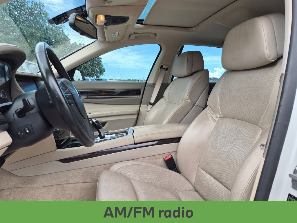 Used 2009 White BMW 750Li image 16
