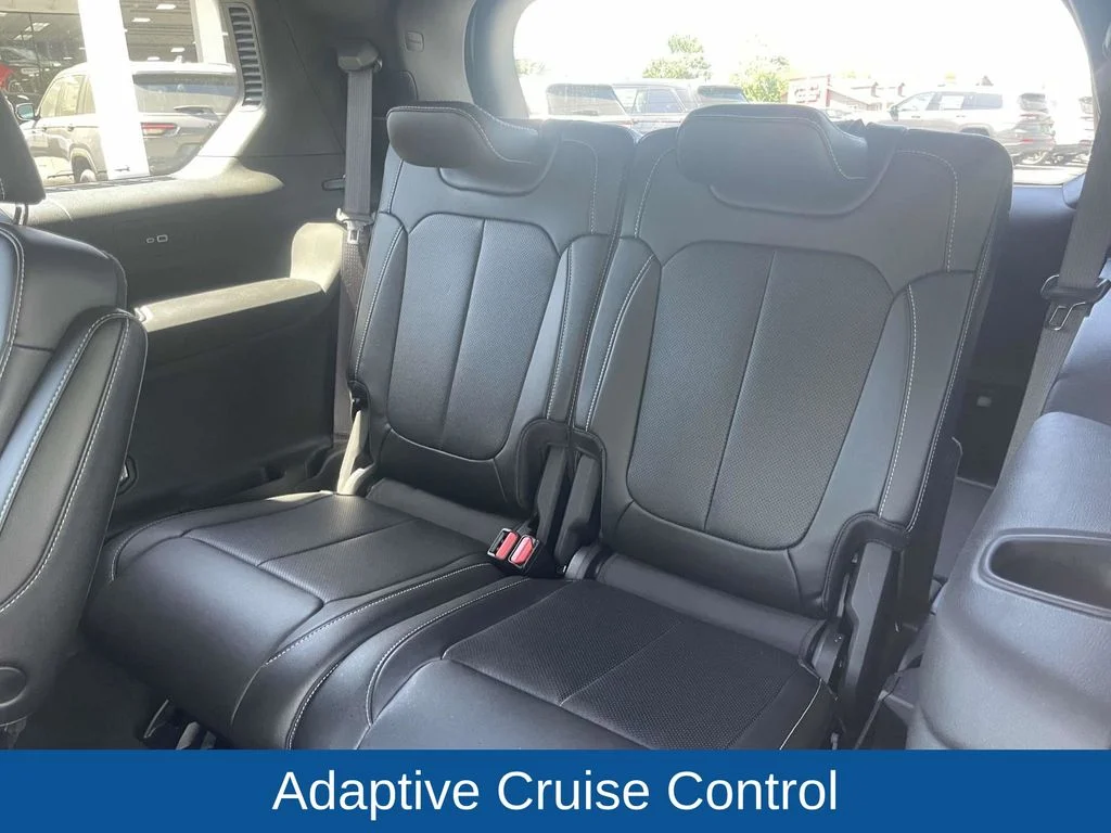 Used 2024 Silver Jeep Limited image 22