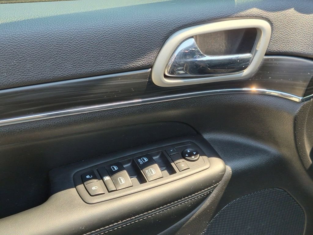 Used 2021 Gray Jeep Limited image 12