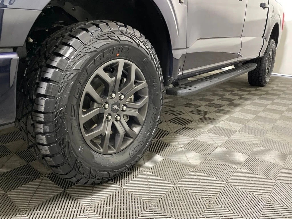 Used 2022 Blue Ford Tremor image 27