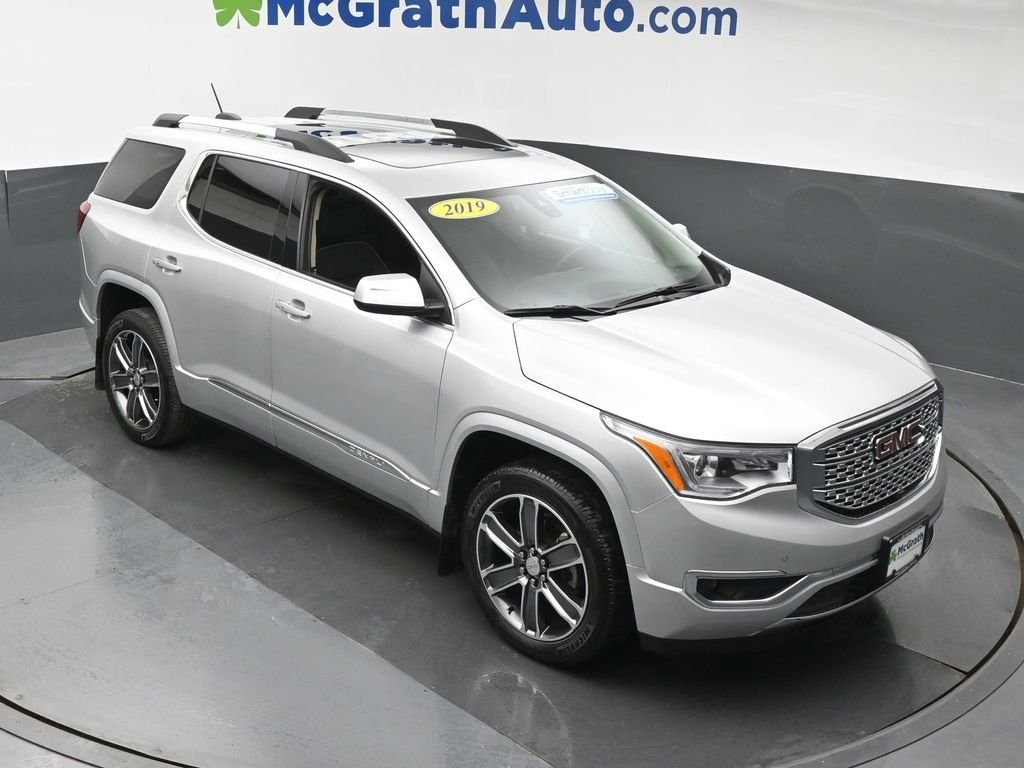 Used 2019 Silver GMC Denali image 3