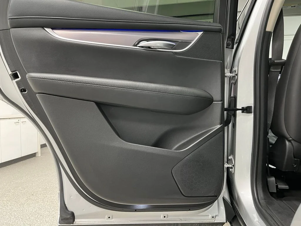 Used 2019 Silver Cadillac Premium Luxury image 39