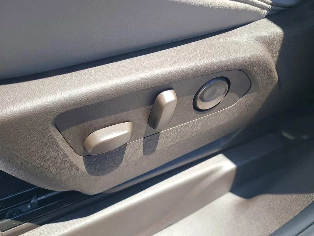 New 2026 Sterling Metallic GMC Elevation image 16