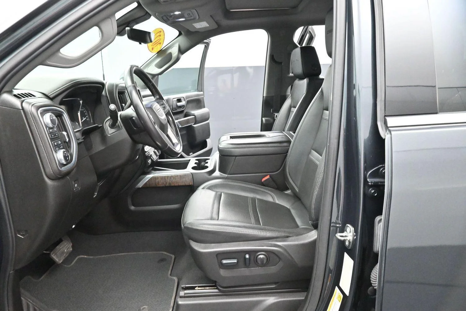 Used 2022 Hunter Metallic GMC Denali image 14