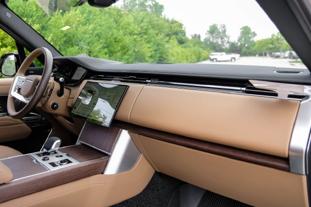 New 2027 Gold Land Rover SE image 17
