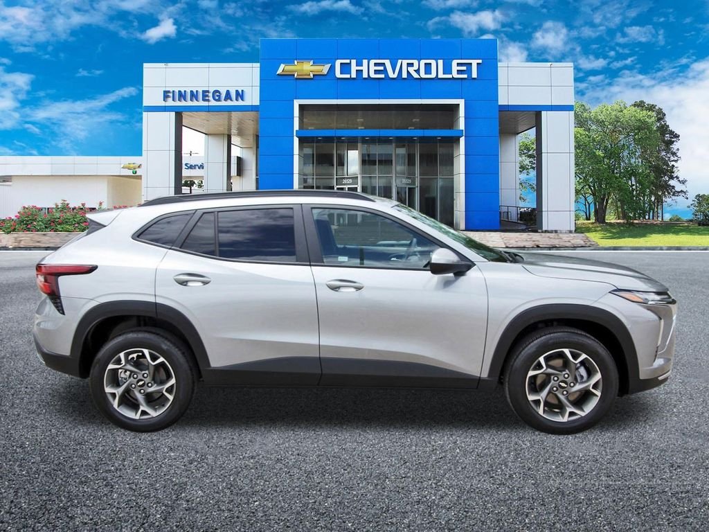 Used 2025 Gray Chevrolet LT image 8