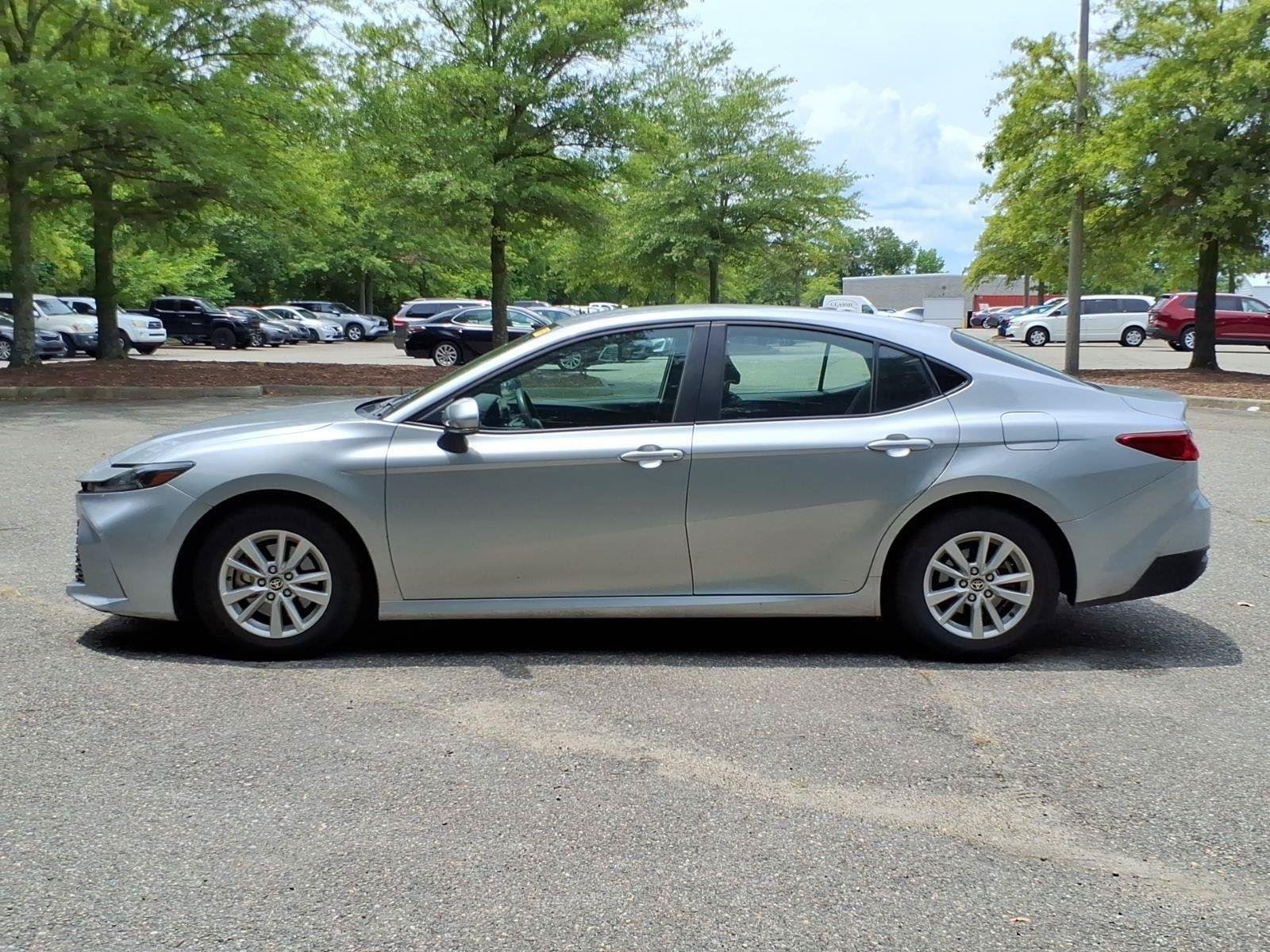 Used 2025  TOYOTA  image 3