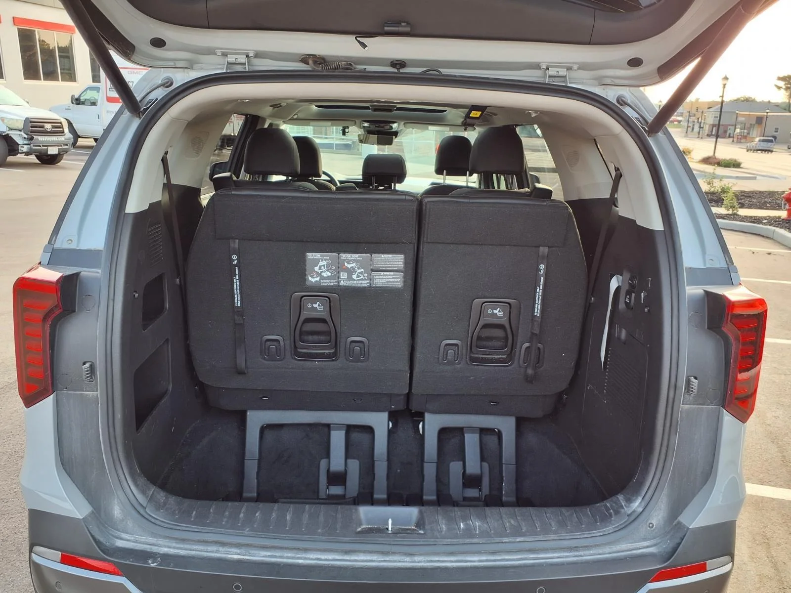 Used 2025 Ceramic Silver Kia SX Prestige image 30
