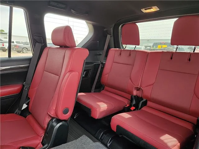 Used 2022 White Lexus 4x4 image 9