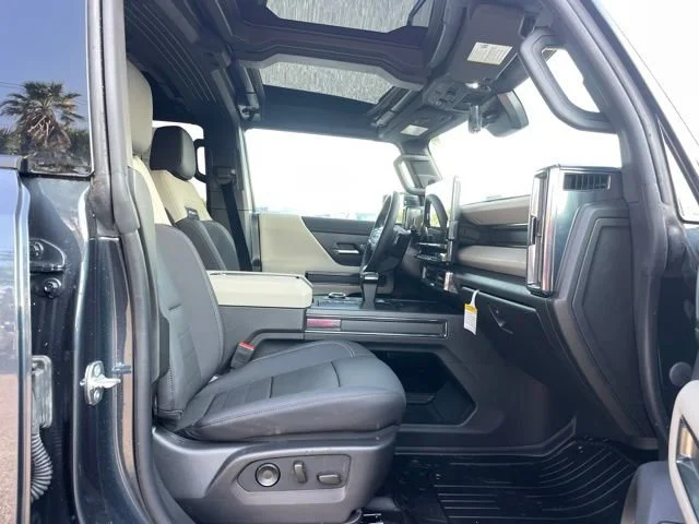 2026 GMC HUMMER EV 2X - Photo 18