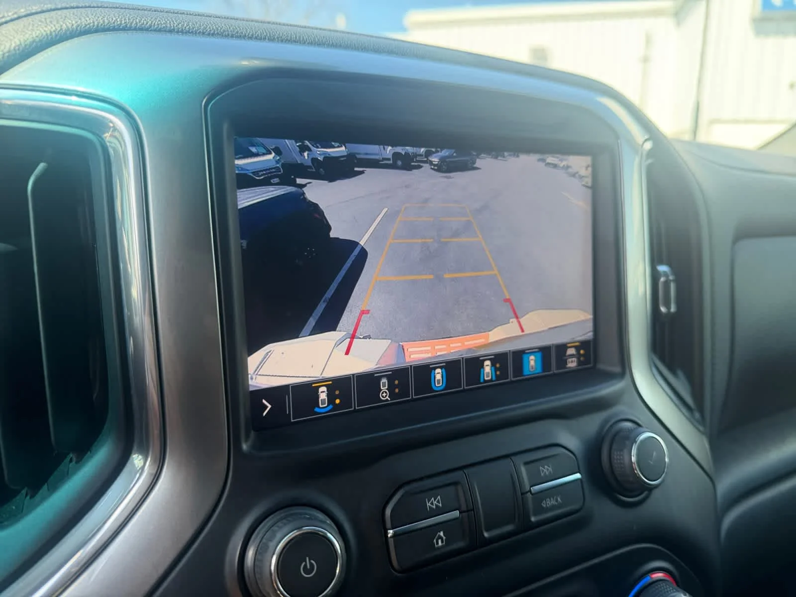 Used 2022 Iridescent Pearl Tricoat Chevrolet LTZ image 30