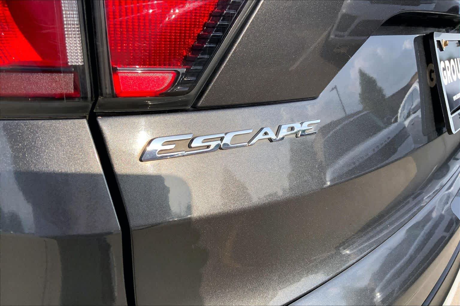 Used 2017 Magnetic Ford Titanium image 29