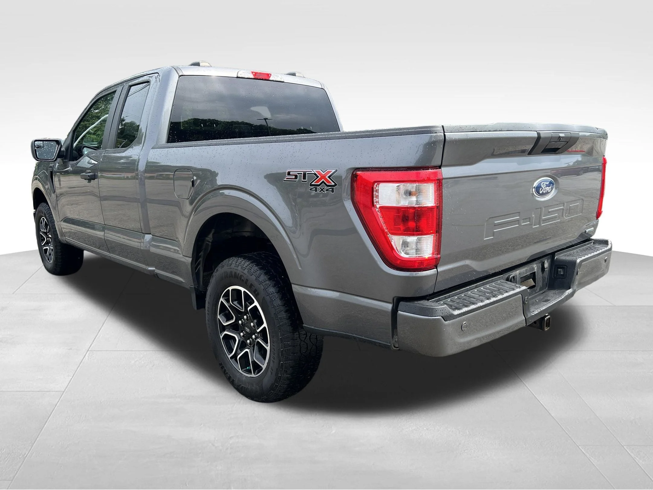 Used 2023 Gray Ford XL image 9