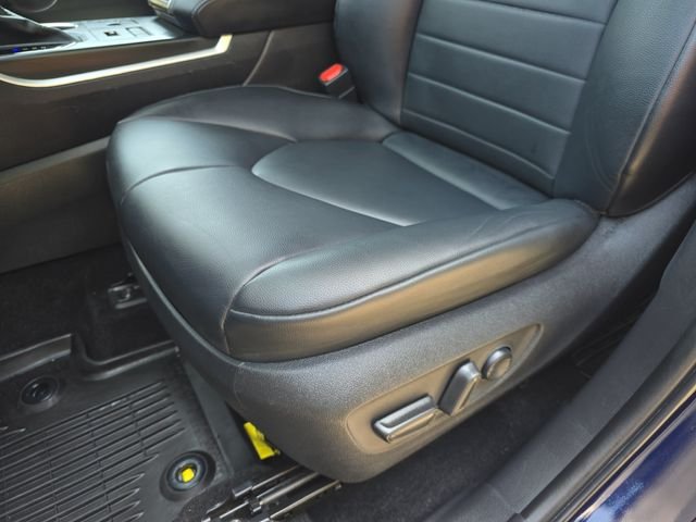 Used 2023  Toyota XLE image 29