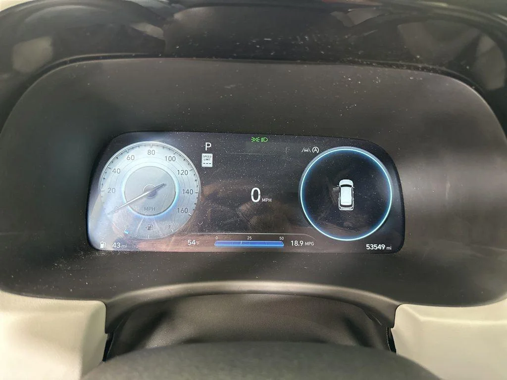 Used 2023 Silver Hyundai SEL image 28