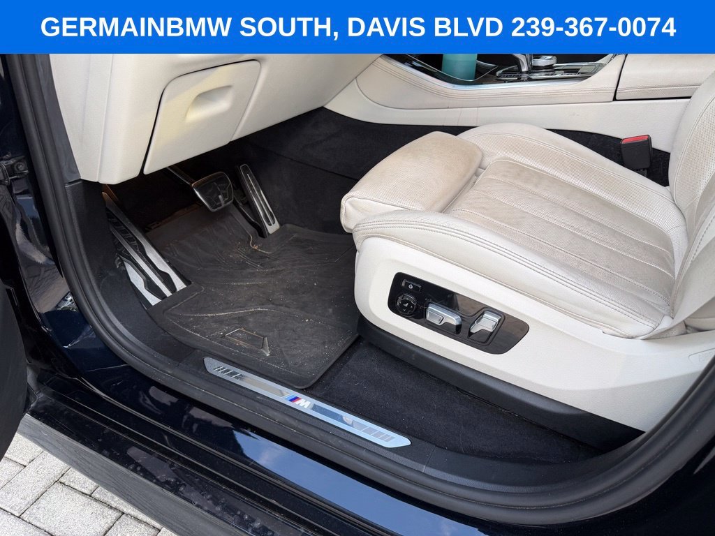 Used 2020 Carbon Black Metallic BMW sDrive40i image 19