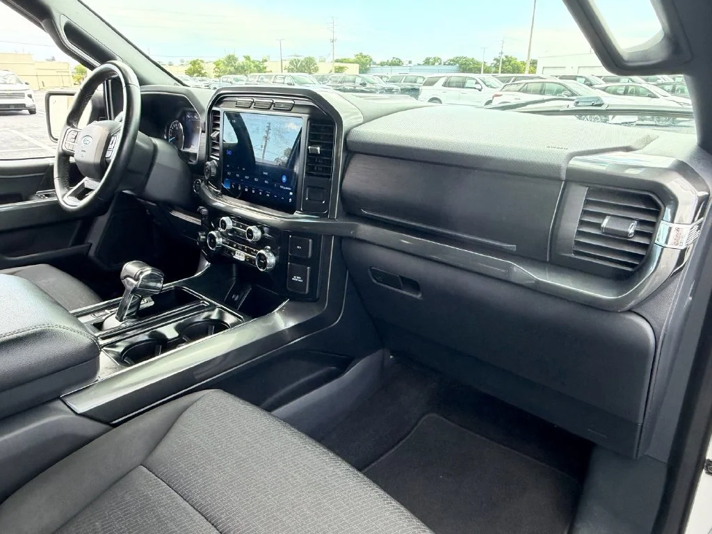 Used 2023 White Ford XLT image 18