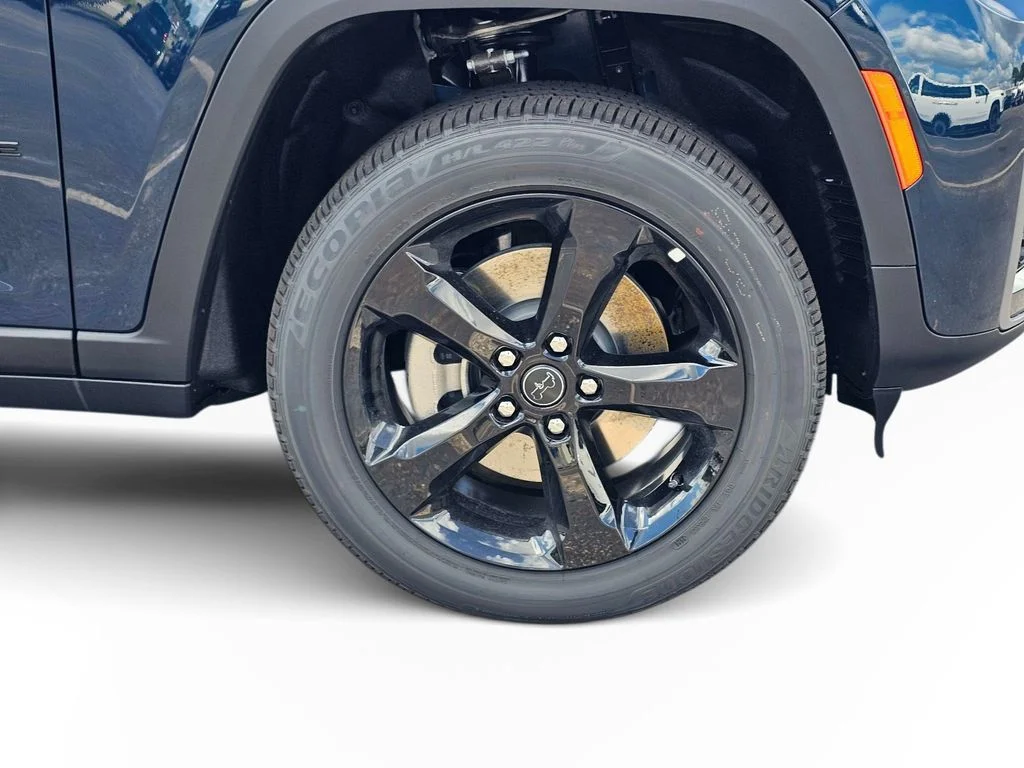 New 2027 Fathom Blue Pearl-Coat Paint Jeep Limited image 6