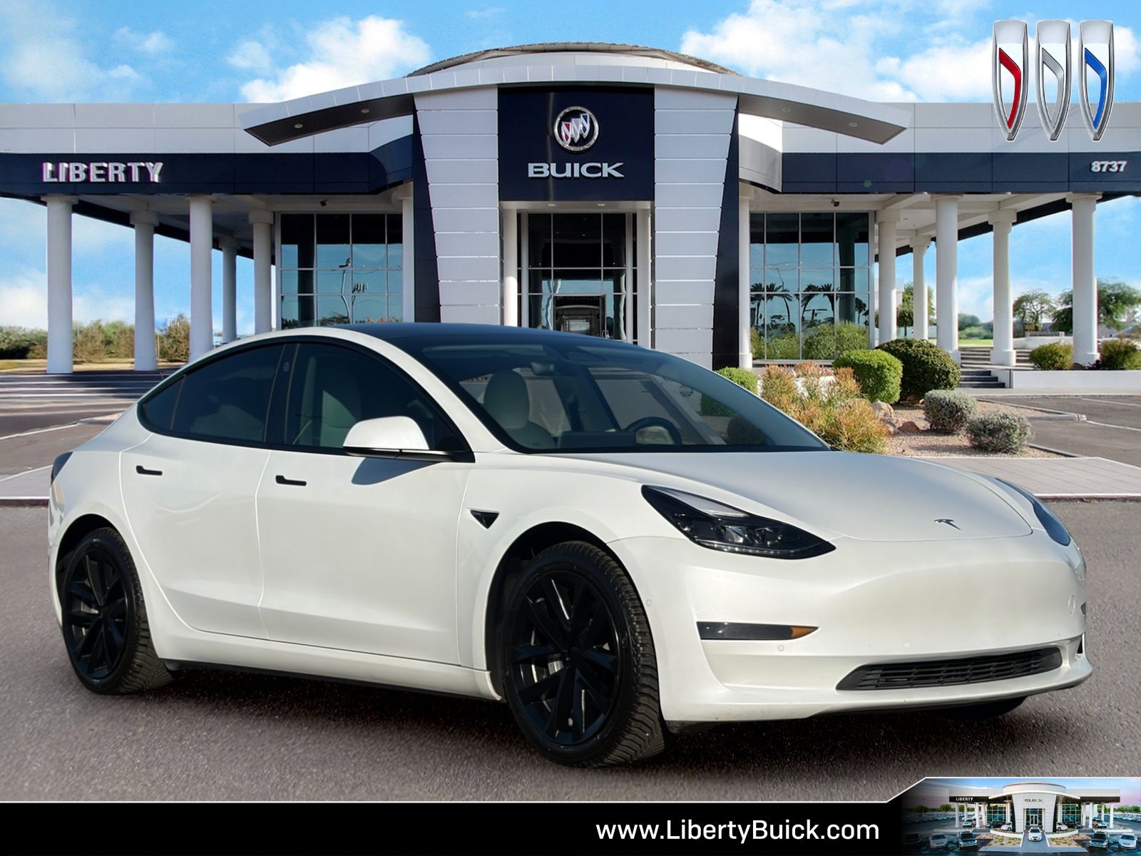 Used 2021  Tesla Standard Range Plus image 1