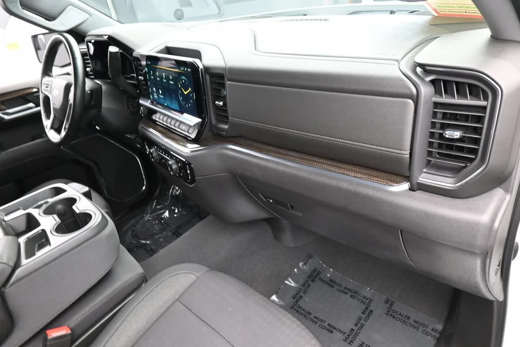 Used 2023 Summit White Chevrolet LT image 43